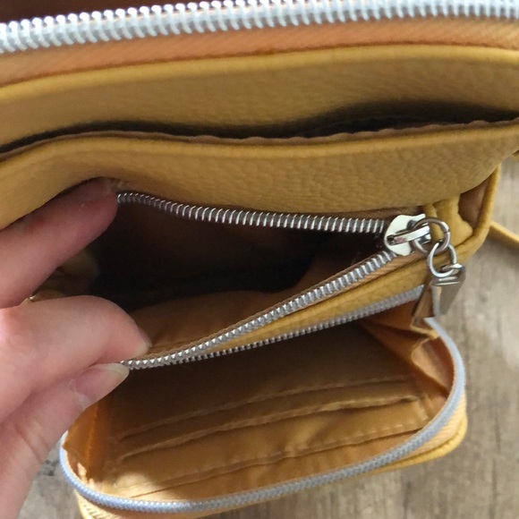 Yellow crossbody - Picture 3 of 6